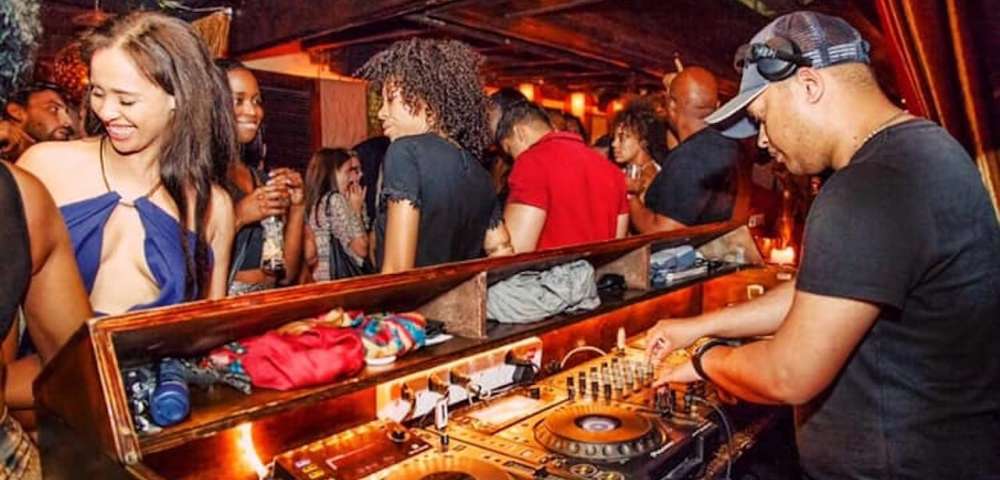 Meet Escorts at Asoka Restaurant Cape Town on a Tuesday